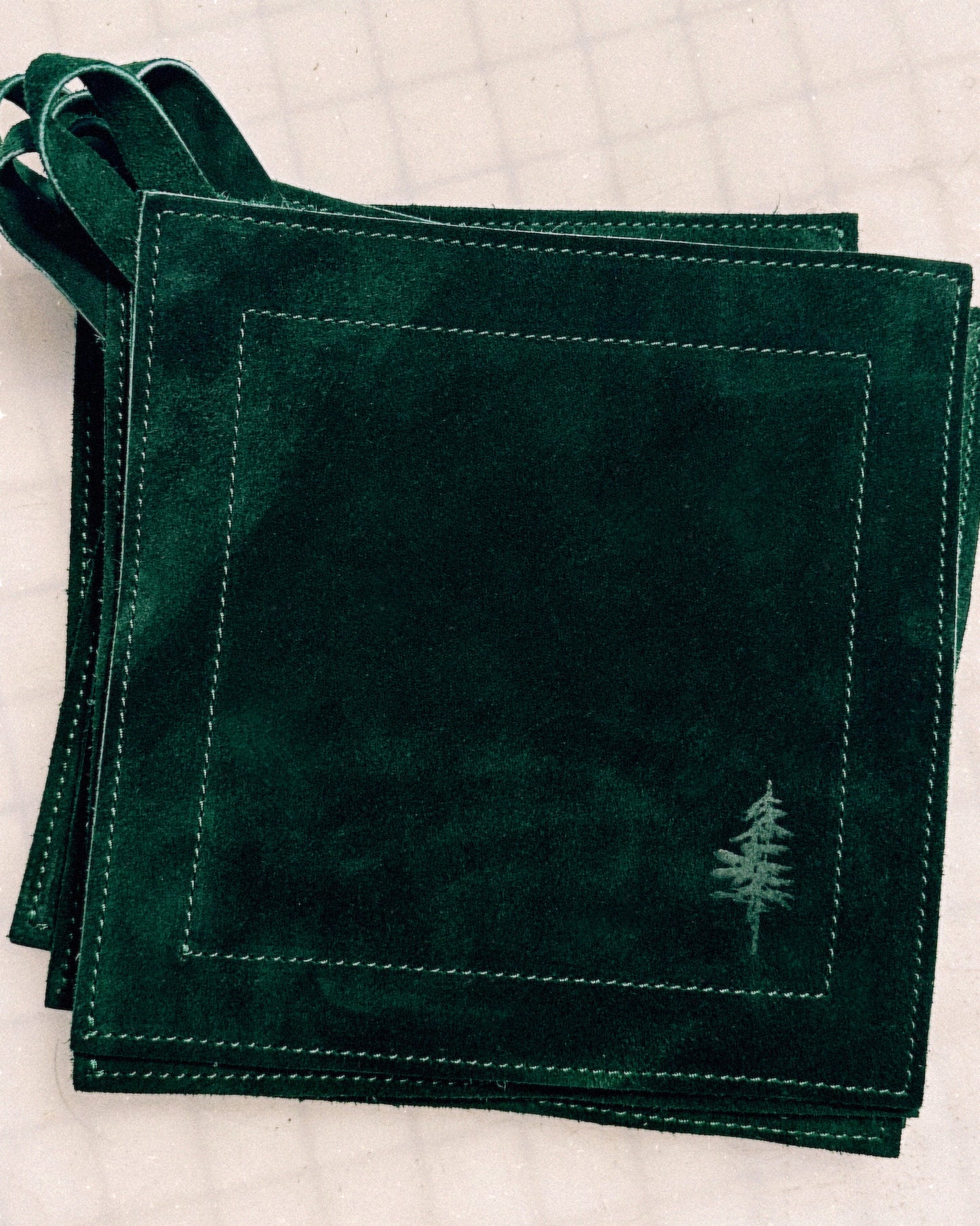Suede trivet