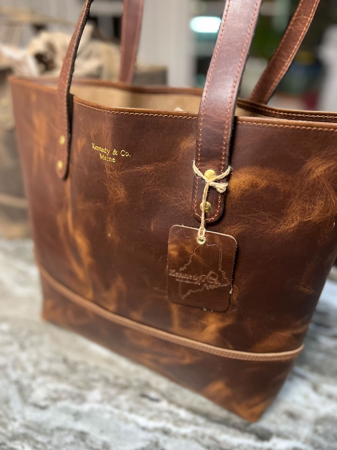 Minimalist tote