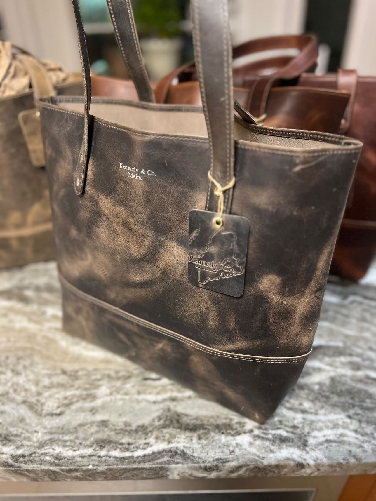 Minimalist tote