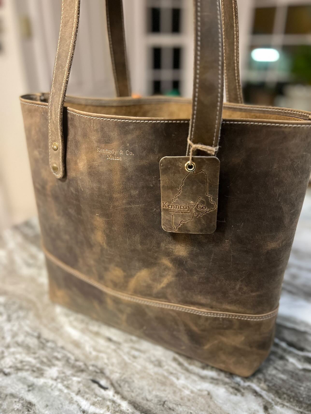 Minimalist tote