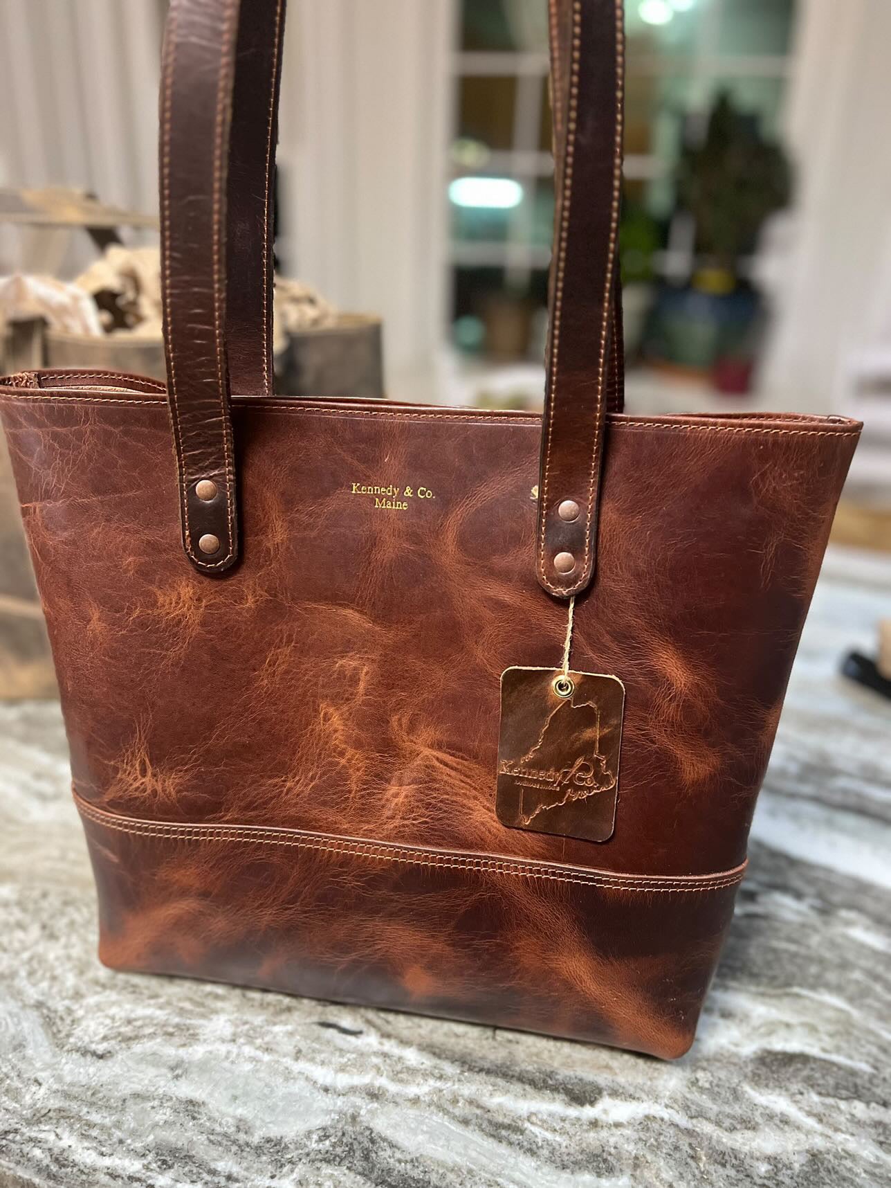 Minimalist tote